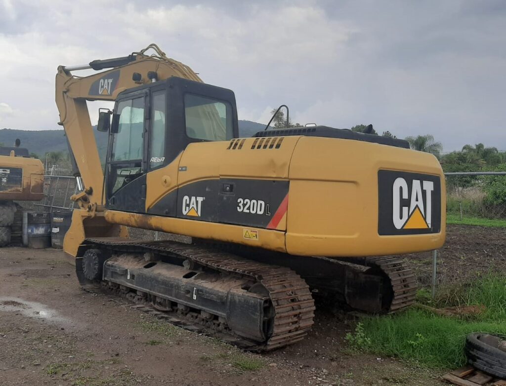 Excavadora Caterpillar 320 DL